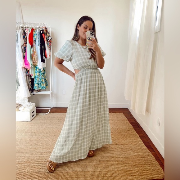 Show me your mumu maxi dress - size small- worn once - Picture 3 of 3